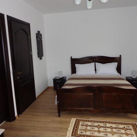 Pensiunea Aurora Hotel Racova Buitenkant foto