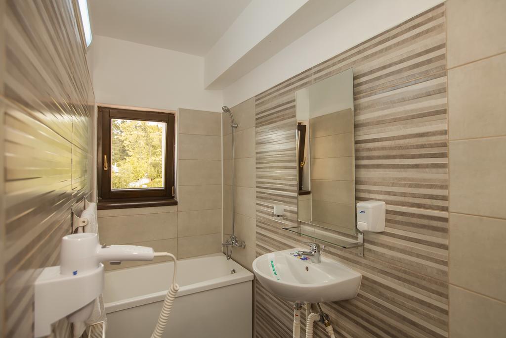 Pensiunea Aurora Hotel Racova Buitenkant foto