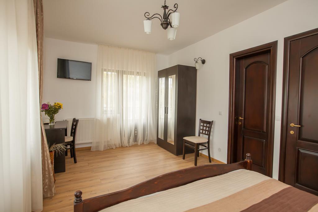 Pensiunea Aurora Hotel Racova Buitenkant foto