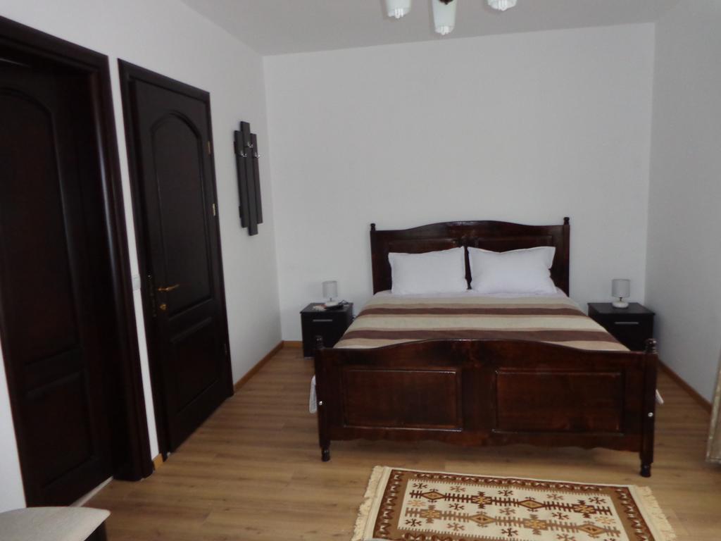 Pensiunea Aurora Hotel Racova Buitenkant foto